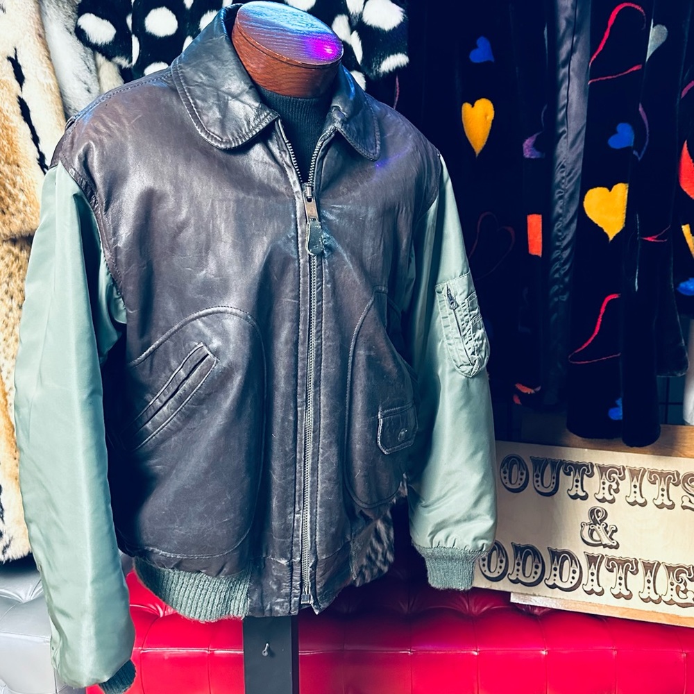 Avirex Type B-7 Vintage Military-issued Aviator Bomber Jacket